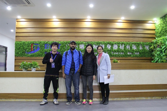 巴基斯坦客户来中国进口健身器材